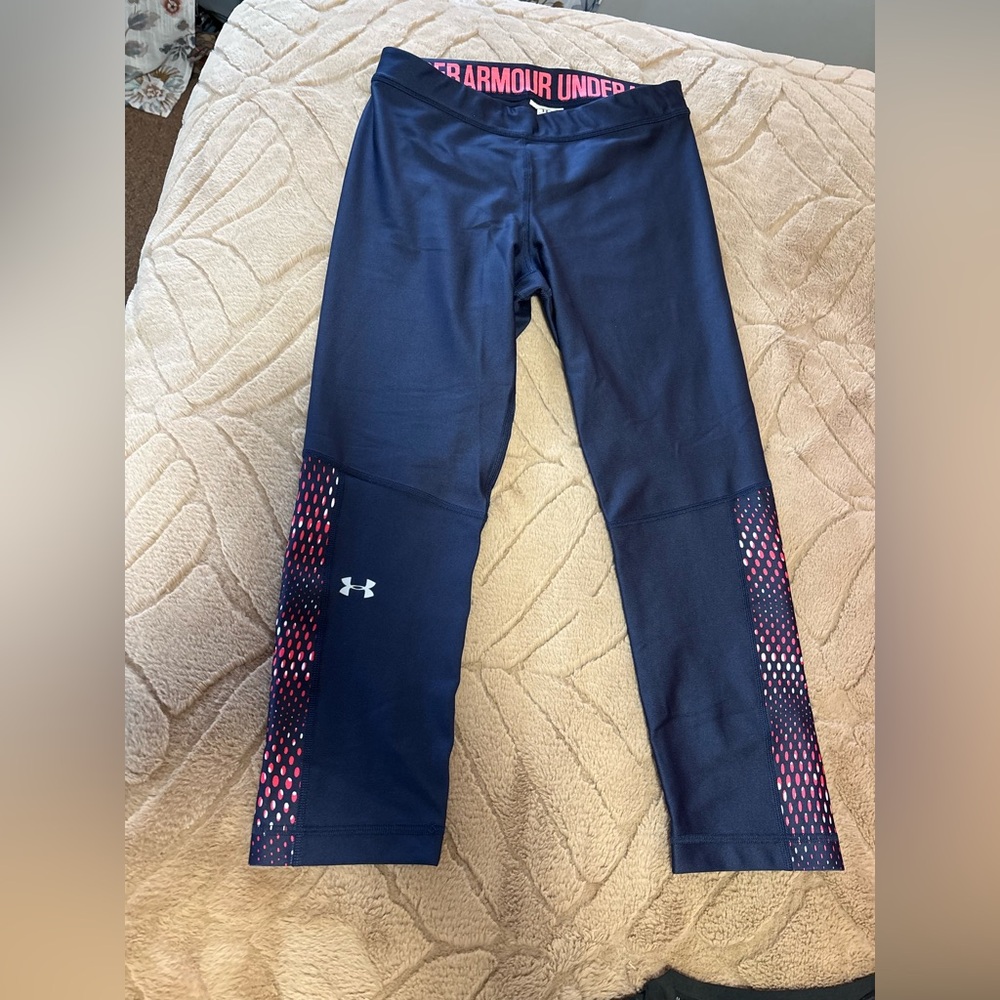 Under Armour compression heat gear capri leggings